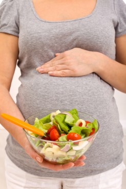 תזונה בהריון אוכלת בשביל שניים? מאת מירב רבר 
