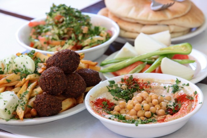 על חומוס מקרב לבבות